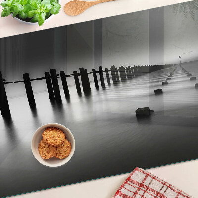 Glass chopping board The pier in black and white