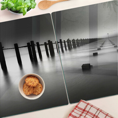 Glass chopping board The pier in black and white