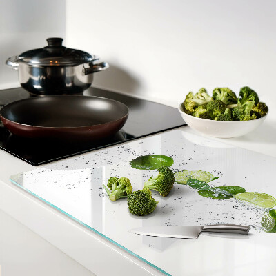 Chopping board Lemons in water