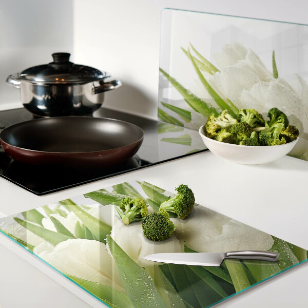 Glass cutting board Tulips in drops of water