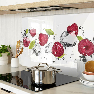 Glass cutting board Strawberries with ice