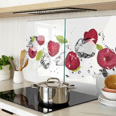 Glass cutting board Strawberries with ice