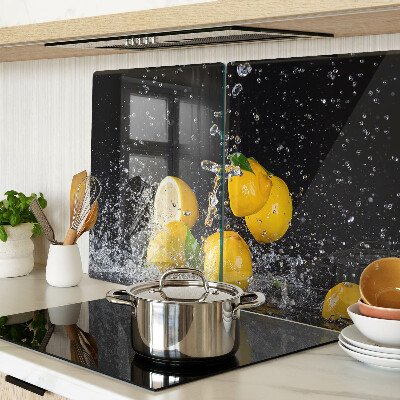 Glass cutting board Lemons in water