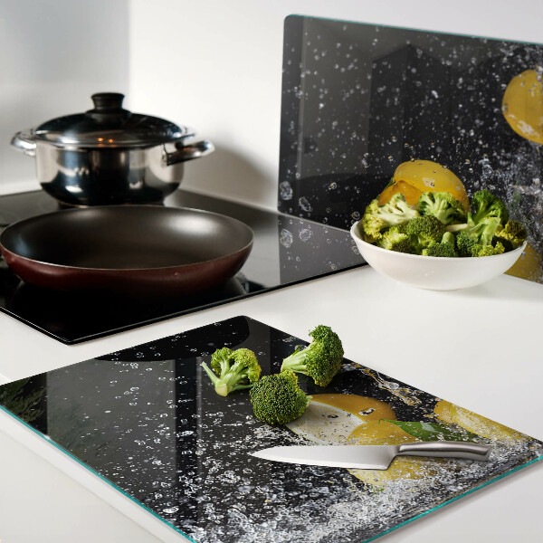 Glass cutting board Lemons in water