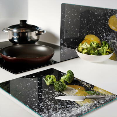 Glass cutting board Lemons in water