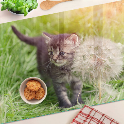 Chopping board glass Cat on the grass