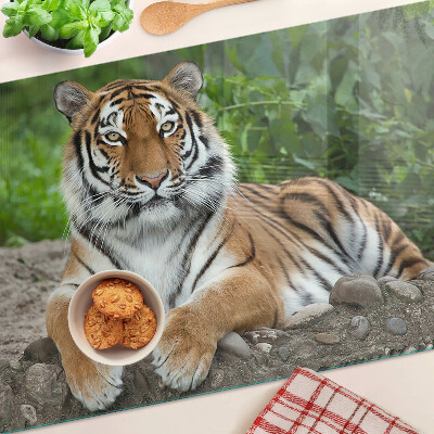 Chopping board glass Tiger in its natural habitat