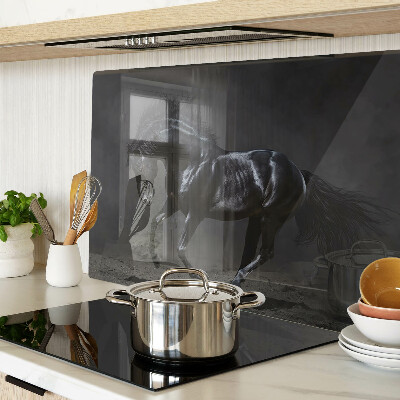 Chopping board glass A dark horse in motion