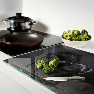 Chopping board glass A dark horse in motion