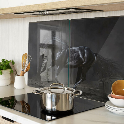 Chopping board glass A dark horse in motion