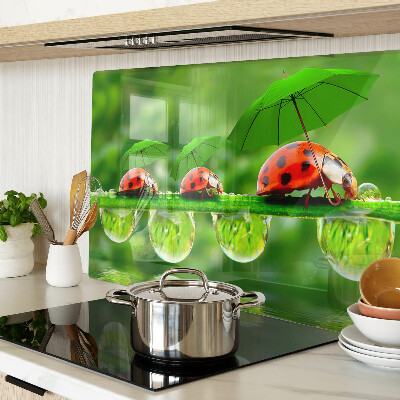 Chopping board Ladybugs on leaves with water drops