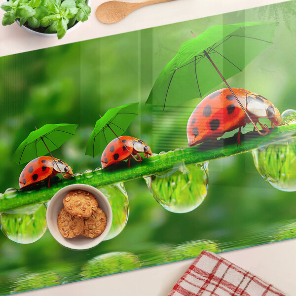 Chopping board Ladybugs on leaves with water drops