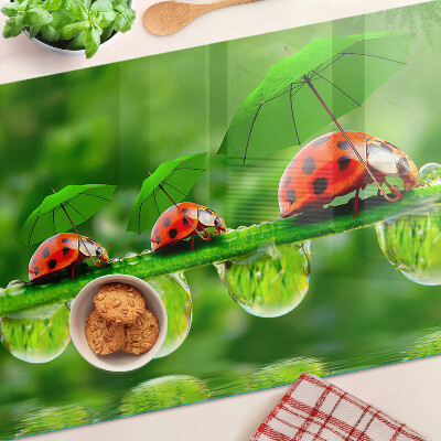Chopping board Ladybugs on leaves with water drops