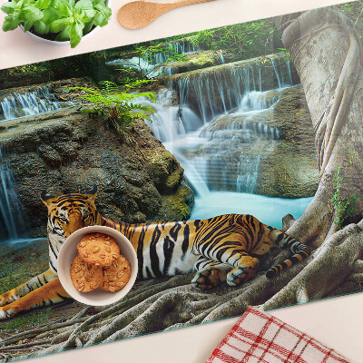 Glass kitchen board Tiger in its natural habitat