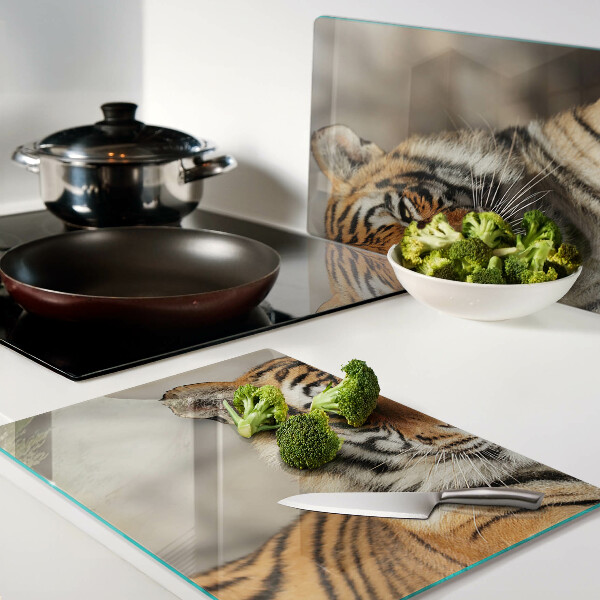 Glass kitchen board A tiger in its natural state
