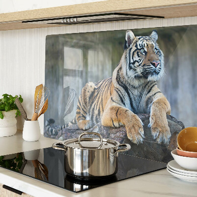 Glass chopping board Tiger on a tree trunk