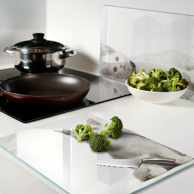Glass cutting board White cats with different colored eyes