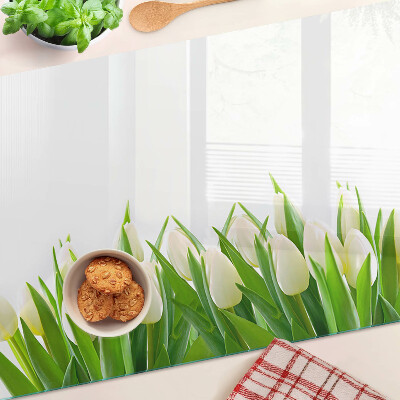 Cutting board Tulips in the green grass