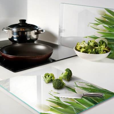 Cutting board Tulips in the green grass