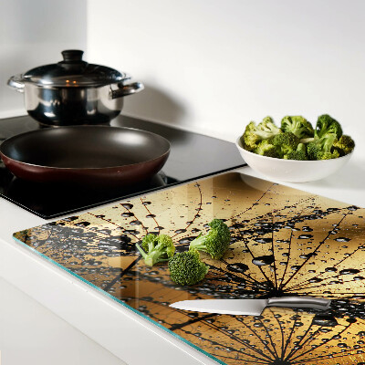 Glass cutting board Water drops on the leaves