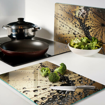 Glass cutting board Water drops on the leaves