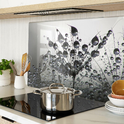Chopping board Water drops on plants