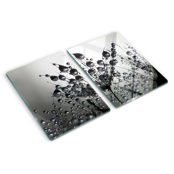 Chopping board Water drops on plants