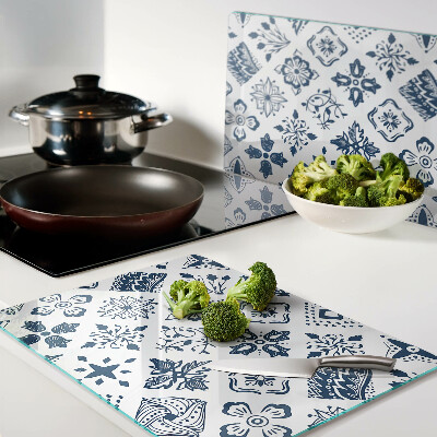 Glass chopping board Floral motif in folk style