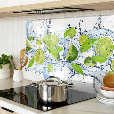 Chopping board Lemons in water