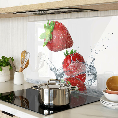 Chopping board glass Strawberries in water