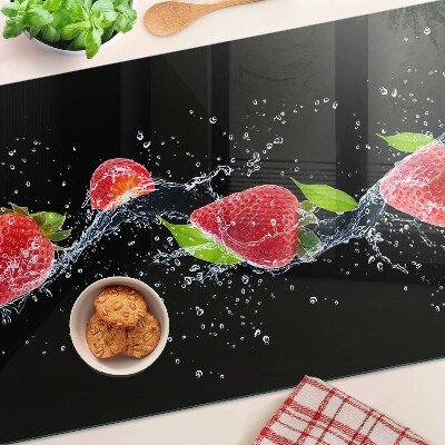 Chopping board Strawberries in water