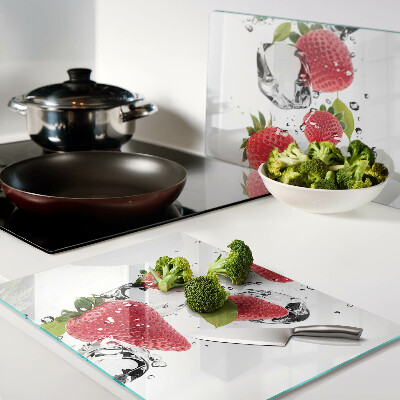 Chopping board glass Strawberries with ice