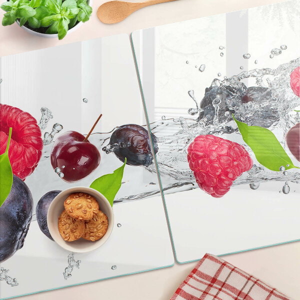 Glass chopping board Fruit in water