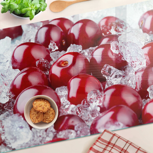 Chopping board glass Red grapes on ice