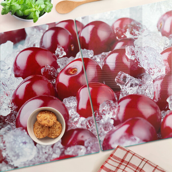 Chopping board glass Red grapes on ice
