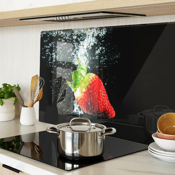 Cutting board Strawberry in water