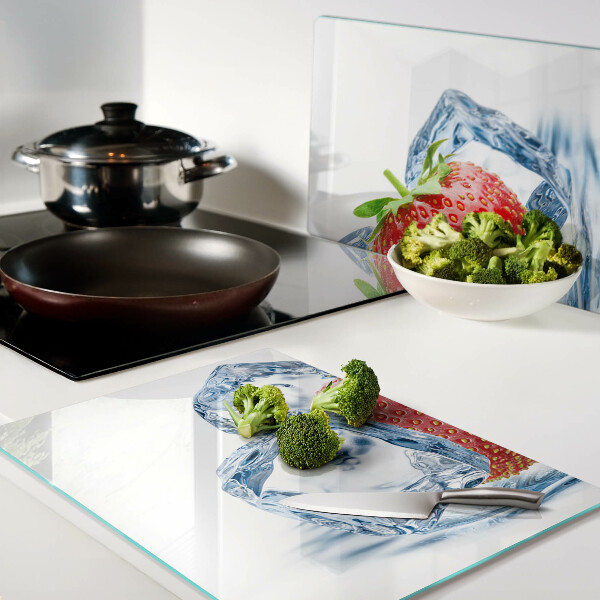 Glass chopping board Strawberry in ice