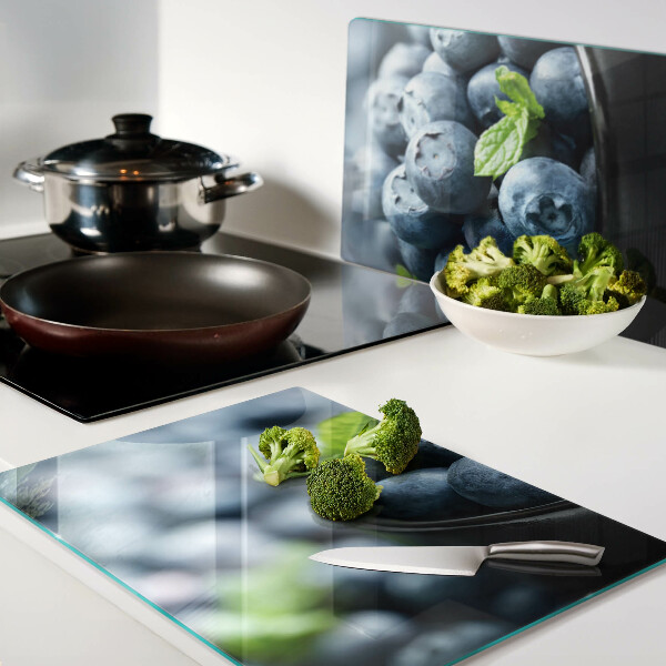 Glass chopping board Berries in a bowl