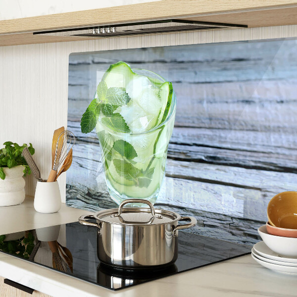 Chopping board glass A refreshing cocktail with mint
