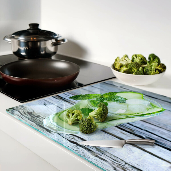 Chopping board glass A refreshing cocktail with mint