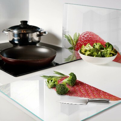 Chopping board glass Strawberry on a white background
