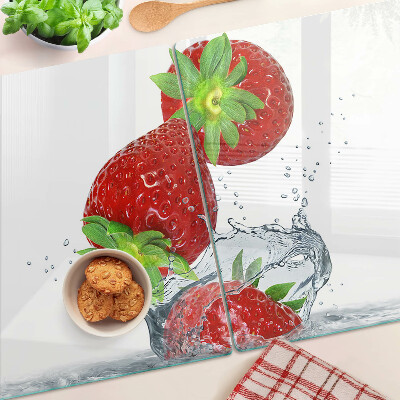 Glass cutting board Strawberries in water