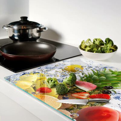 Glass chopping board Fruit in water