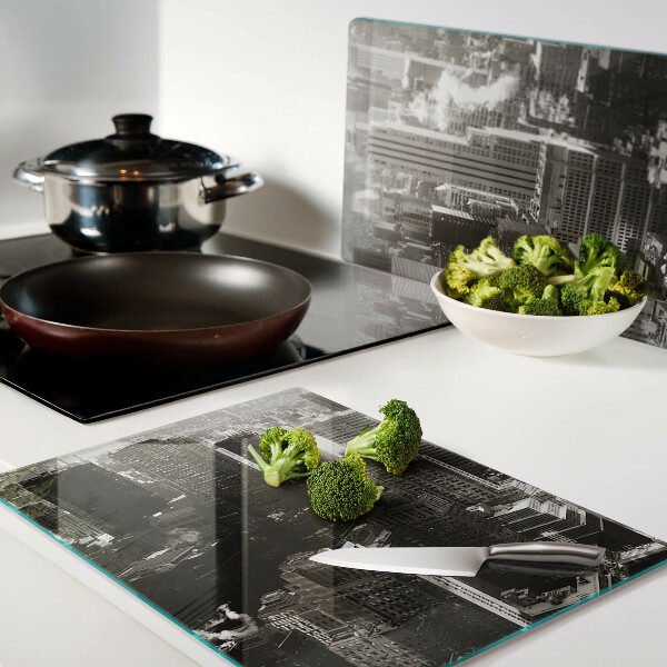Glass cutting board Panorama of the city in shades of black and white