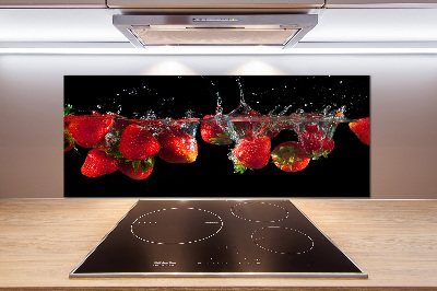 Cooker splashback Strawberries under water