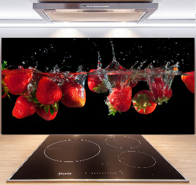 Cooker splashback Strawberries under water