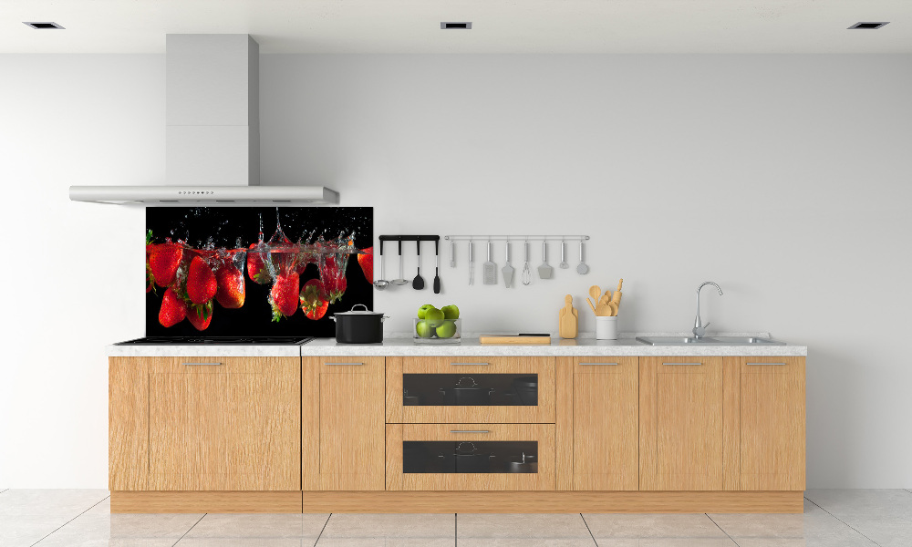 Cooker splashback Strawberries under water