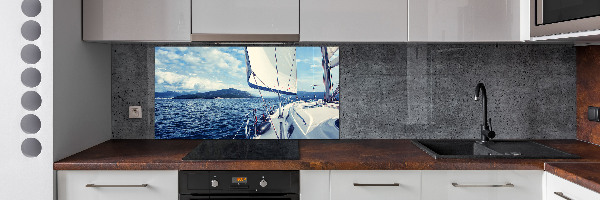 Cooker splashback Yacht against the background of the sea