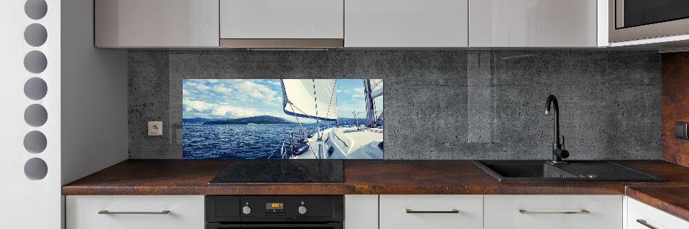 Cooker splashback Yacht against the background of the sea