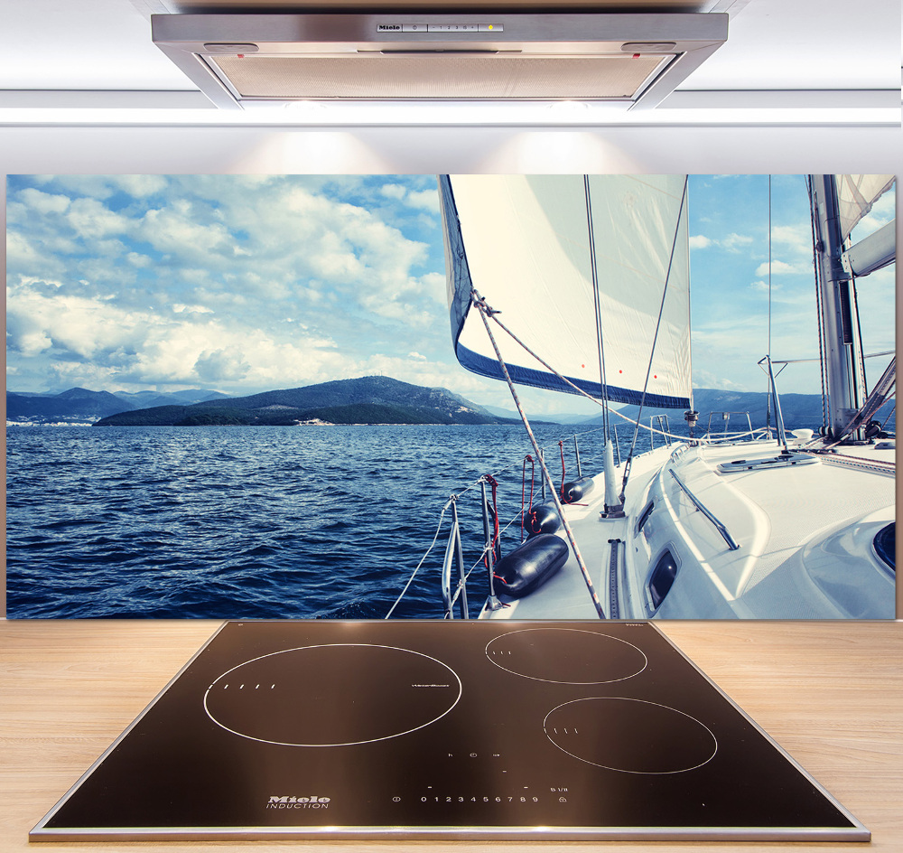 Cooker splashback Yacht against the background of the sea